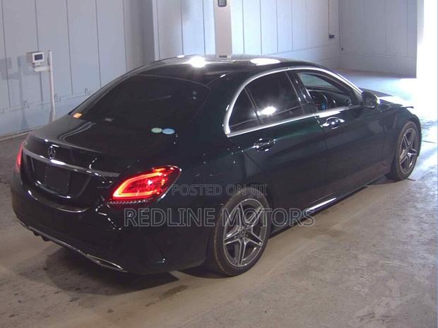 Mercedes-Benz C180 2019 Green