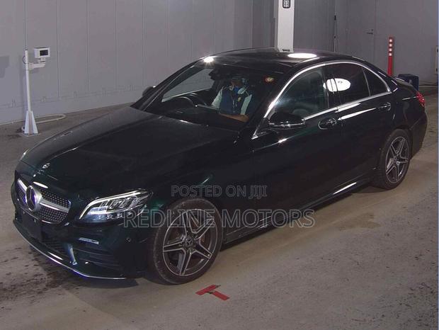 Mercedes-Benz C180 2019 Green