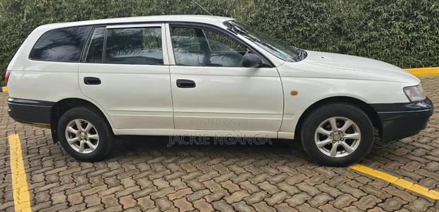 Toyota Caldina 2001 White