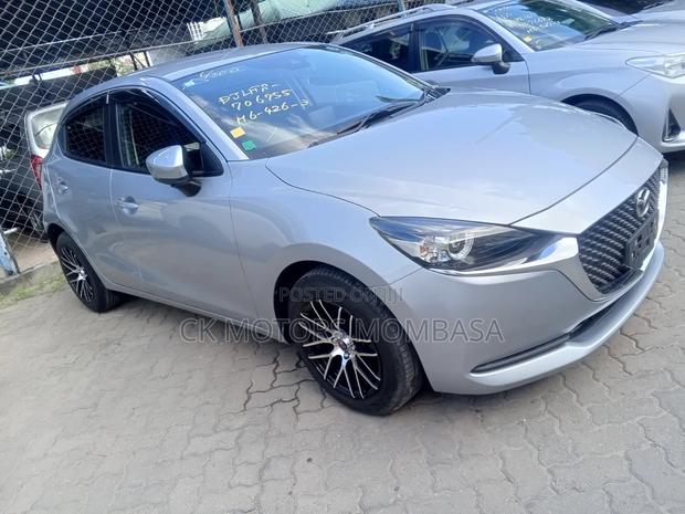 Mazda 2 2020 Silver