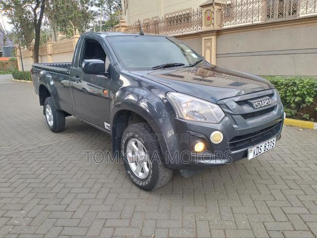 Isuzu D-MAX 2025 Gray