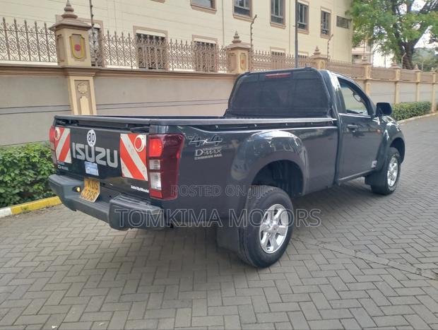 Isuzu D-MAX 2025 Gray