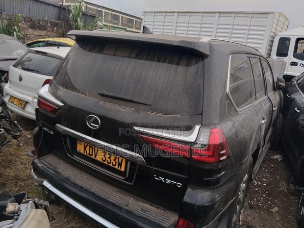 Lexus LX 2018 Black