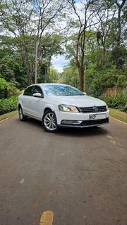 Volkswagen Passat 2011 White for sale