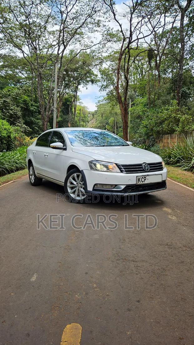 Volkswagen Passat 2011 White
