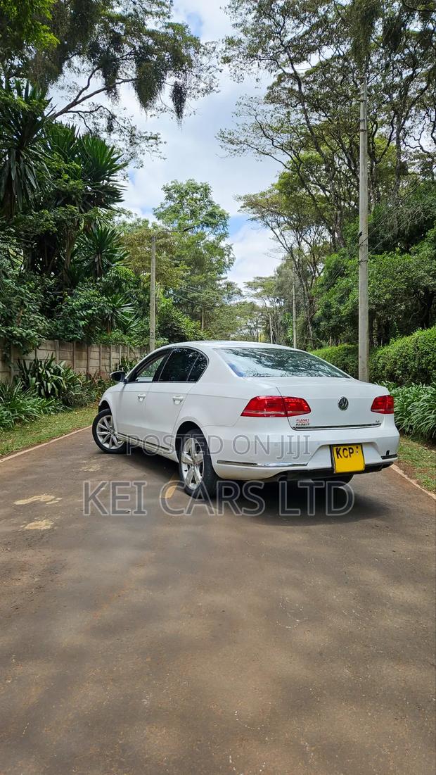 Volkswagen Passat 2011 White