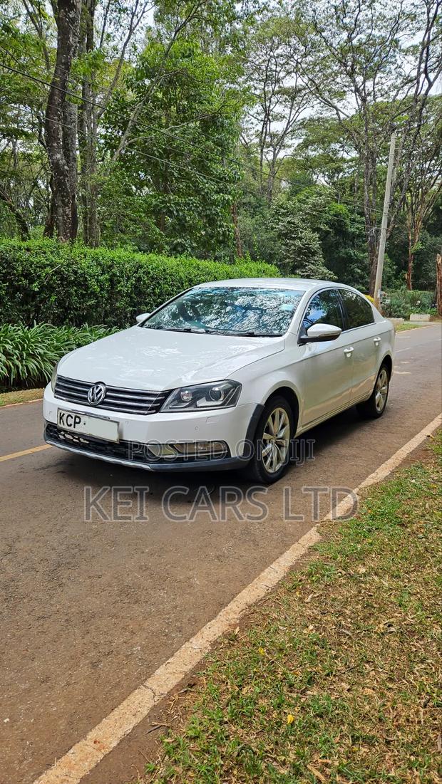 Volkswagen Passat 2011 White