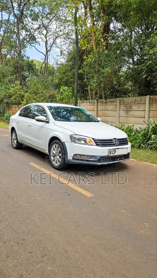 Volkswagen Passat 2011 White