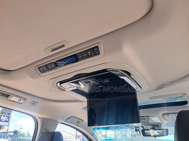 Toyota Alphard 2019 White