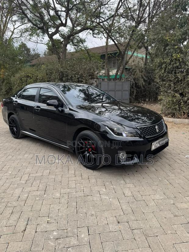 Toyota Crown 2012 Black