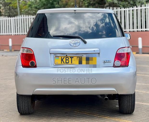 Toyota IST 2006 Silver