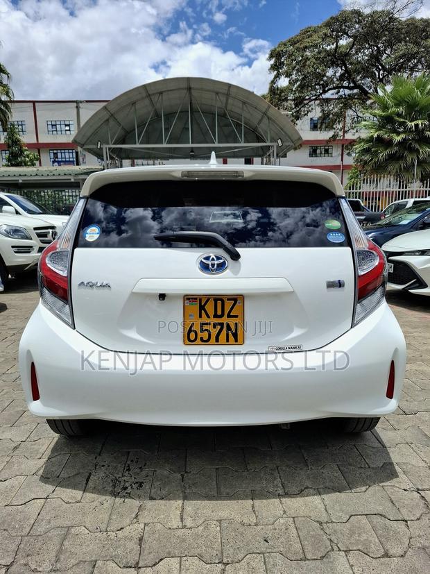 Toyota Aqua 2019 Pearl
