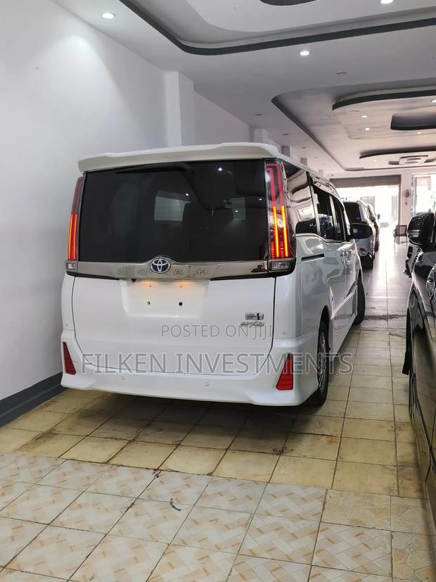 Toyota Noah 1.8 FWD Hybrid (7 seater) 2020 White