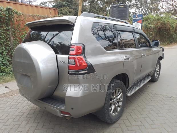 Toyota Land Cruiser Prado 2011 Brown