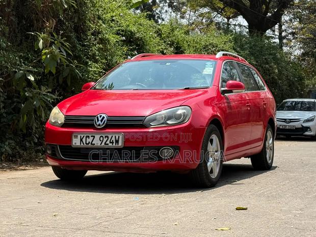 Volkswagen Golf 2013 Red