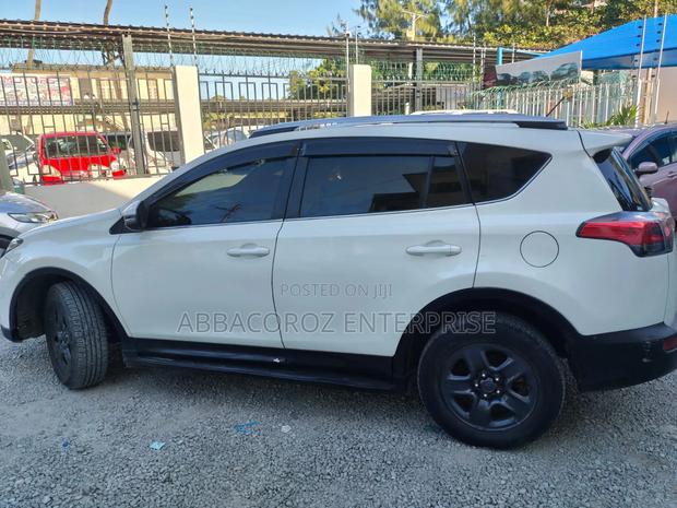 Toyota RAV4 2015 White