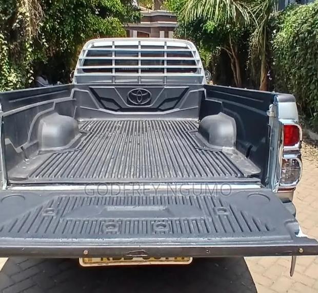 Toyota Hilux 2015 Silver