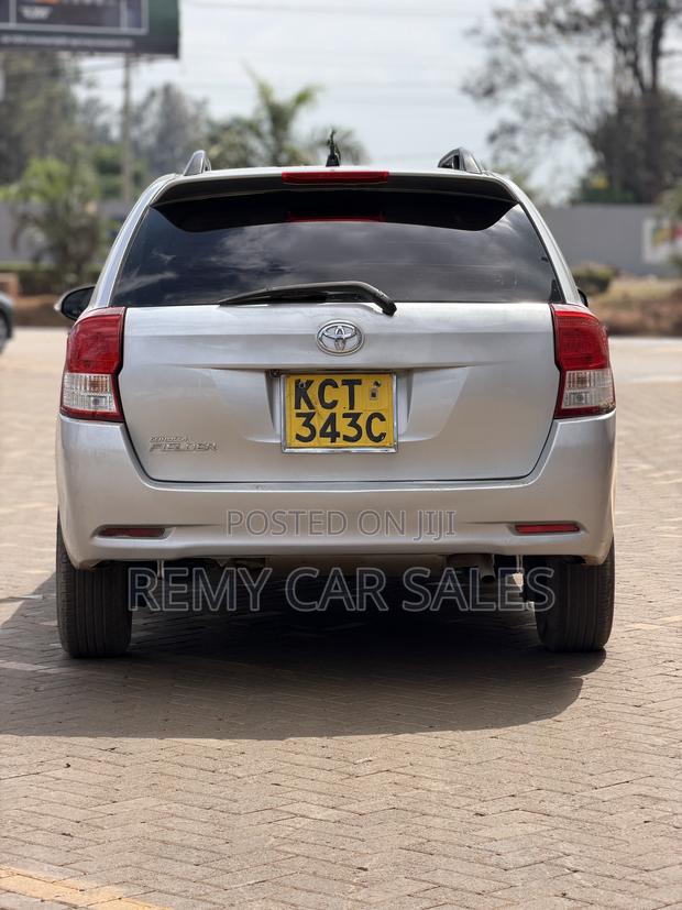 Toyota Corolla Fielder 2013 Silver