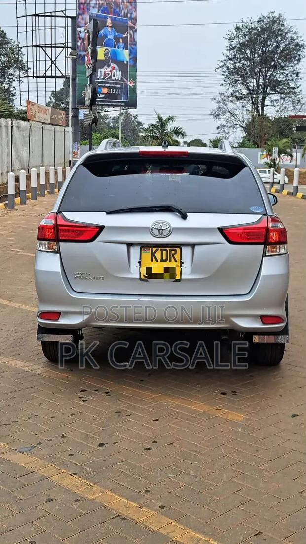 Toyota Corolla 2016 Silver