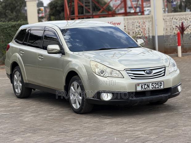 Subaru Outback 2.5i Limited 2010 Ivory