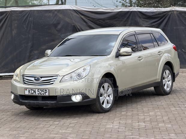 Subaru Outback 2.5i Limited 2010 Ivory