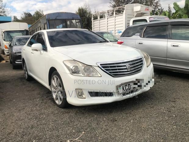 Toyota Crown 2009 White