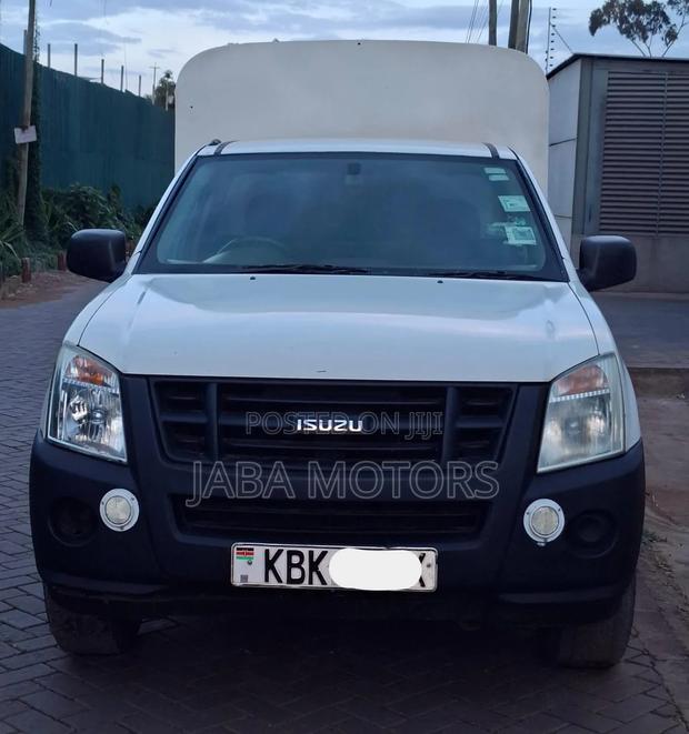 Isuzu D-MAX 2010 White