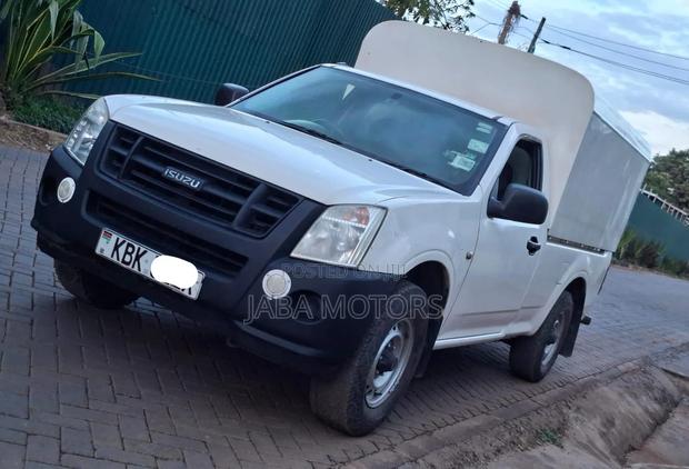 Isuzu D-MAX 2010 White