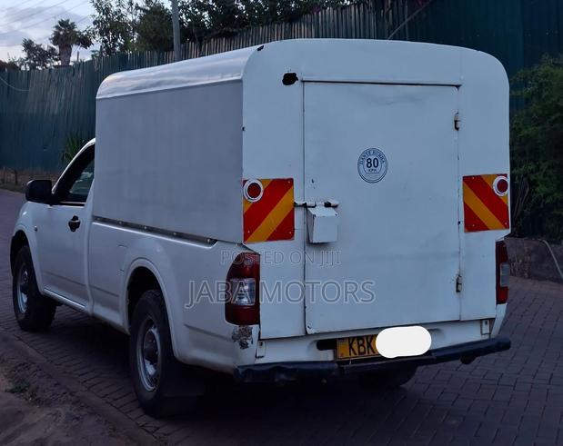 Isuzu D-MAX 2010 White