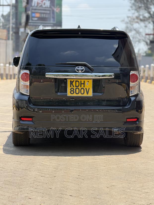 Toyota Corolla Rumion 2015 Black
