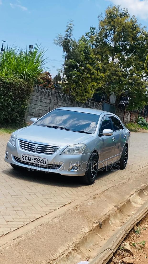 Toyota Premio 2012 Silver