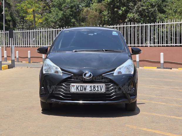 Toyota Vitz 2018 Burgundy