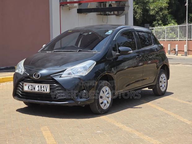 Toyota Vitz 2018 Burgundy