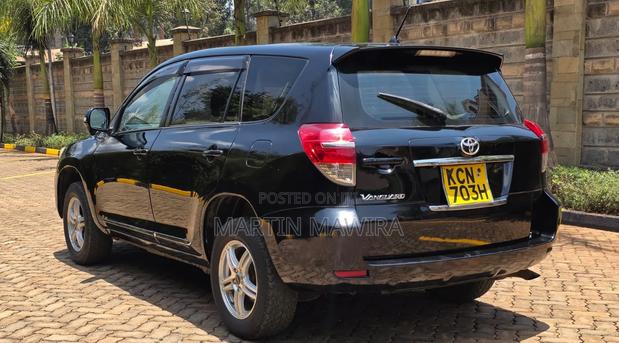 Toyota Vanguard 2010 Black
