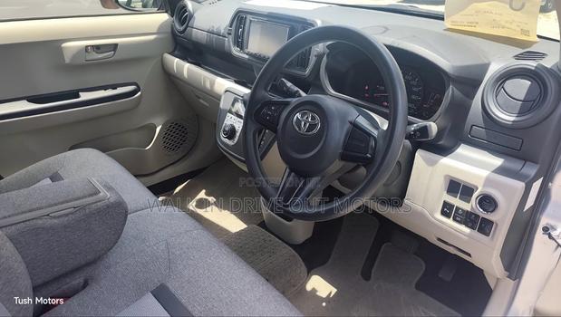 Toyota Passo 2019 Silver