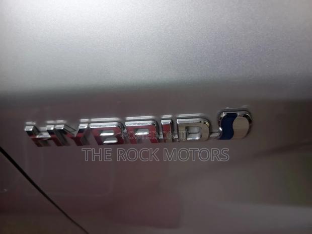 New Toyota Corolla Fielder 2019 Silver