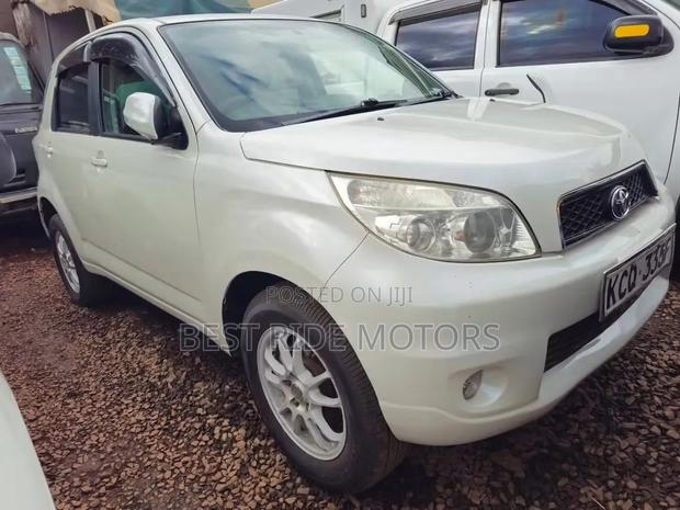 Toyota Rush 1.5 AWD 2012 Pearl