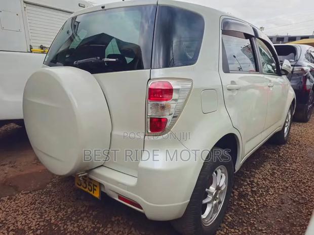 Toyota Rush 1.5 AWD 2012 Pearl
