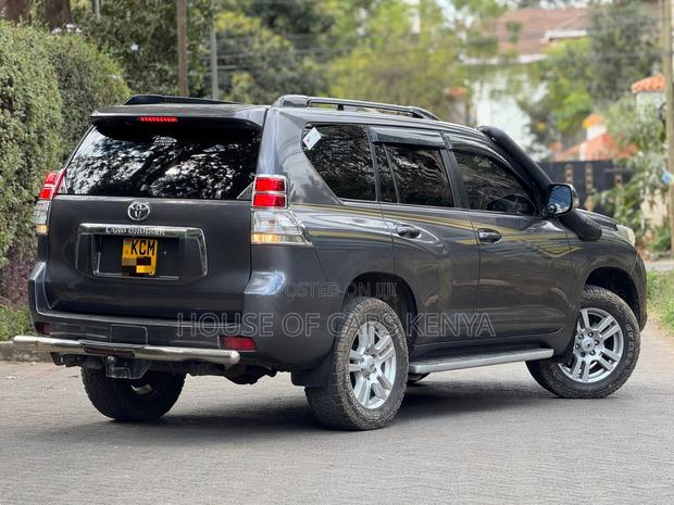 Toyota Land Cruiser Prado 2.8 D-4D 2016 Silver