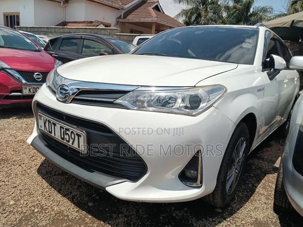 Toyota Corolla Fielder 1.5 Hybrid FWD 2017 White