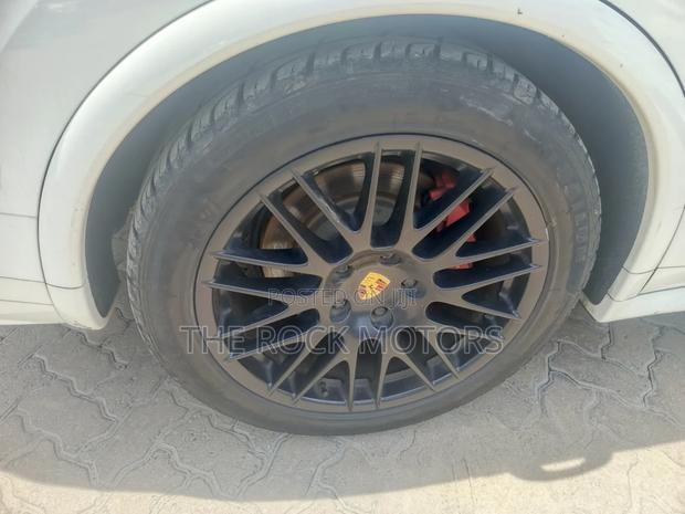 Porsche Cayenne 2017 White