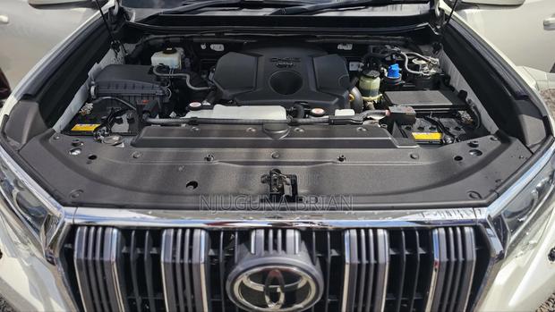 Toyota Land Cruiser Prado 2.8 2021 White