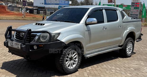 Toyota Hilux 2015 Silver
