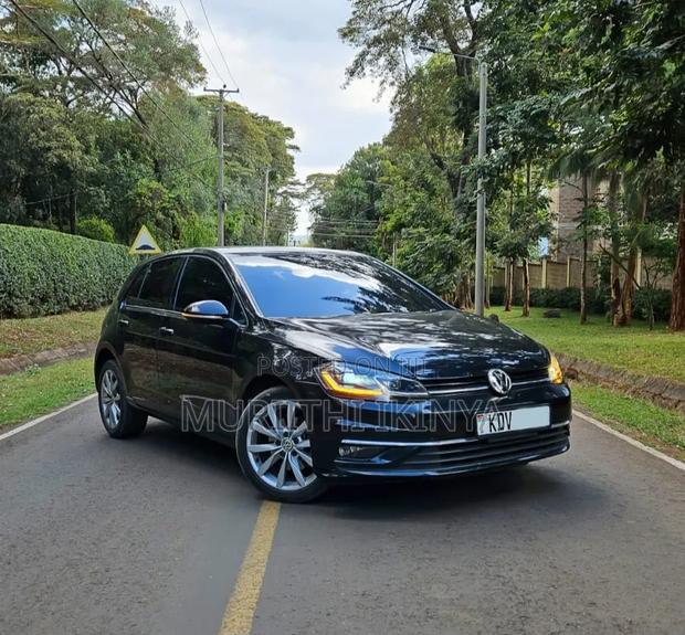Volkswagen Golf 2018 Blue