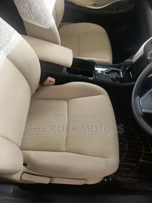 Toyota Premio 2019 Silver