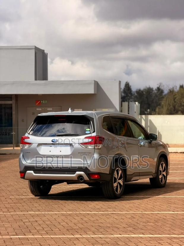 Subaru Forester 2019 Silver