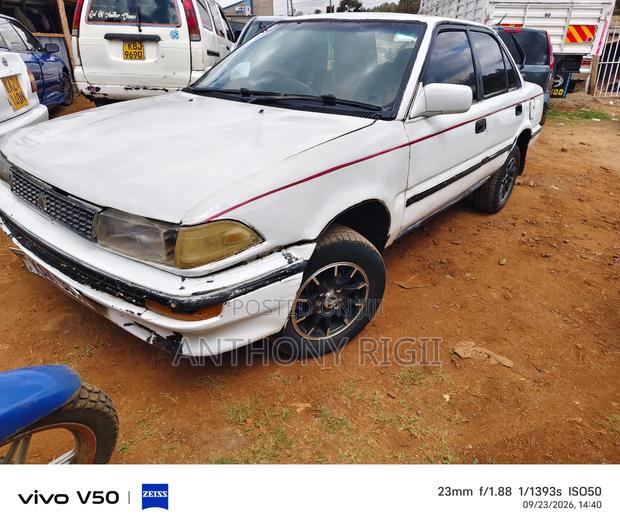 Toyota Corolla Sedan 1994 White