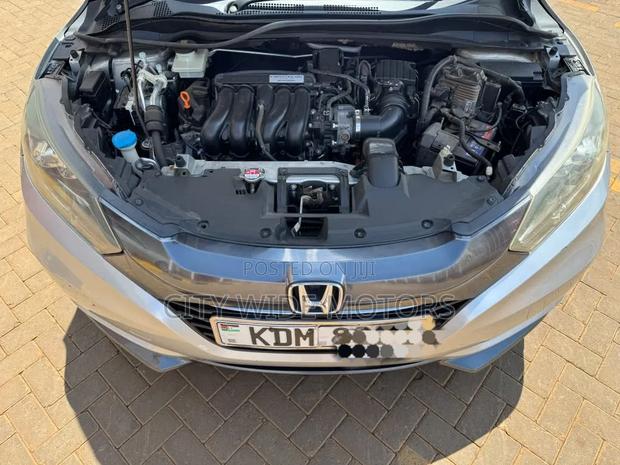 Honda Vezel 2016 Silver