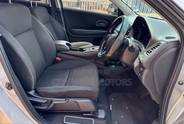 Honda Vezel 2016 Silver