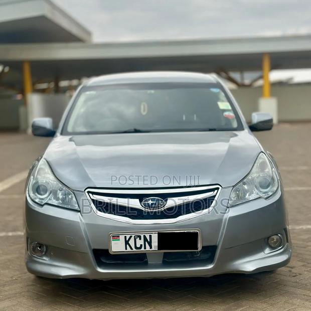 Subaru Legacy 2010 Silver